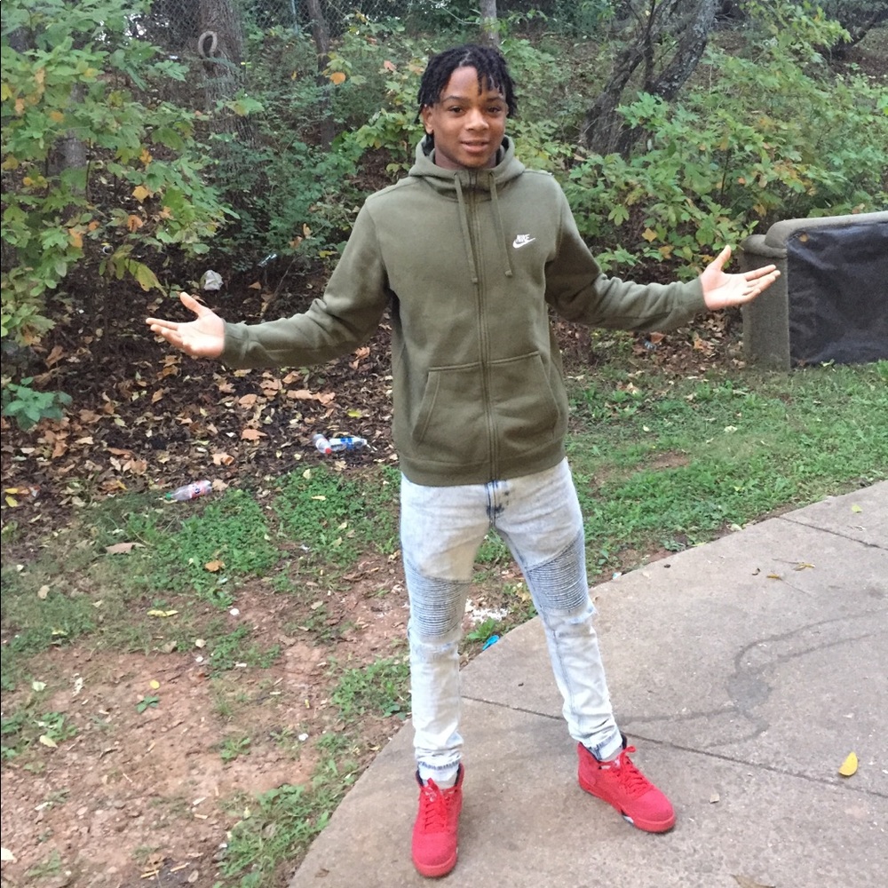 Meet your Posher, Warren